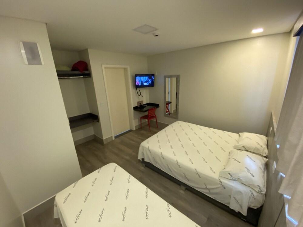 Hotel Avalon Maringa Economico מראה חיצוני תמונה