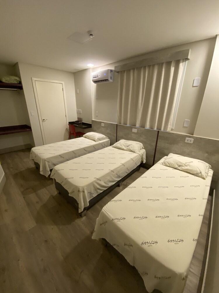 Hotel Avalon Maringa Economico מראה חיצוני תמונה
